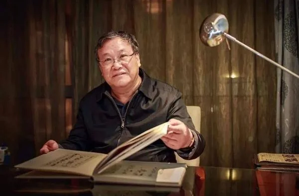 Cao Baolin (曹宝麟)