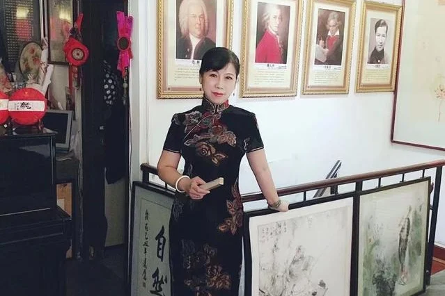 Deng Lingying (邓凌鹰)