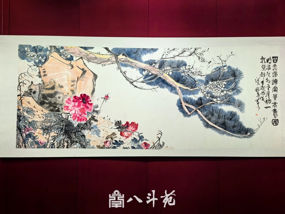 Delicate bird-and-flower painting for a villa living room