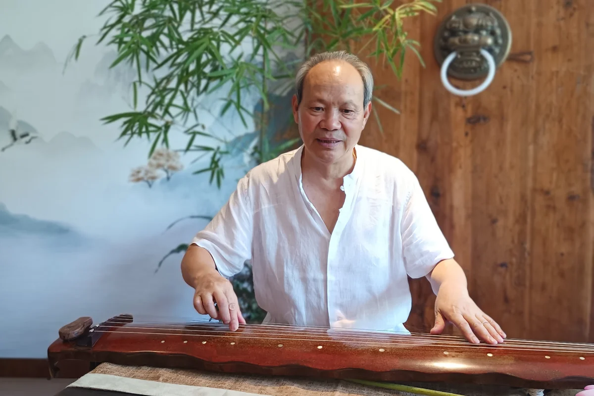 Yang Zhesan (杨哲三)