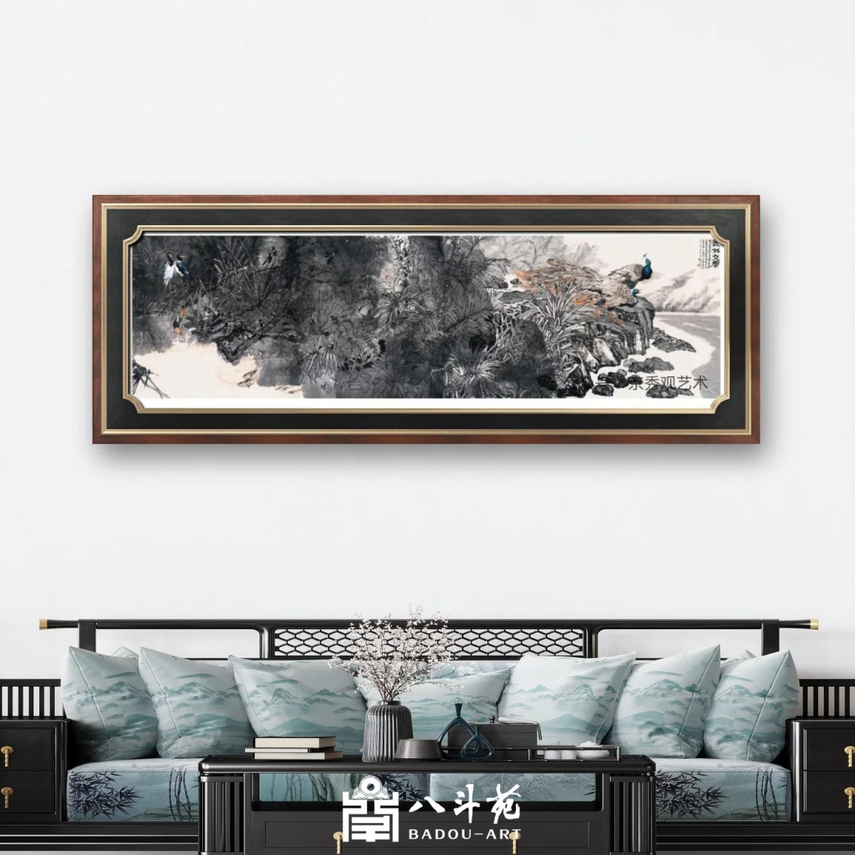 Flower-and-bird painting for a hotel guest room