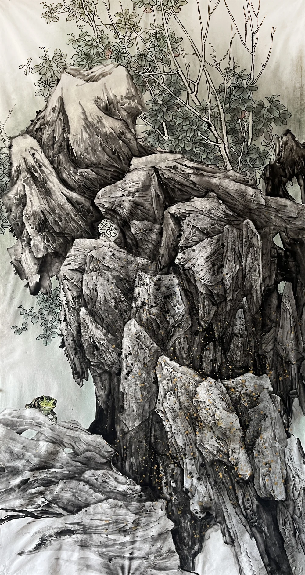 Zhang Hui painting Frogs by the Pond, 2024, 180 x 97 cm